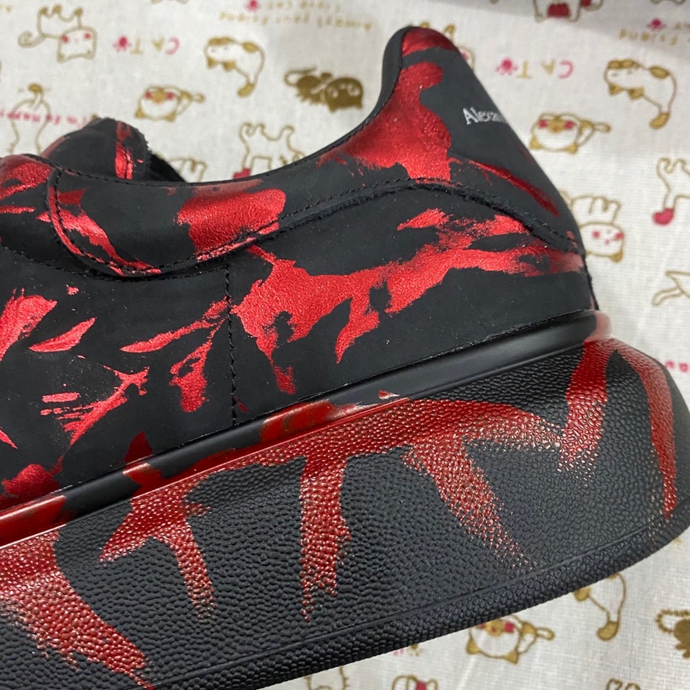 Alexander McQueen Black & Red Leather Low-Top Sneakers - Picture 9 of 9